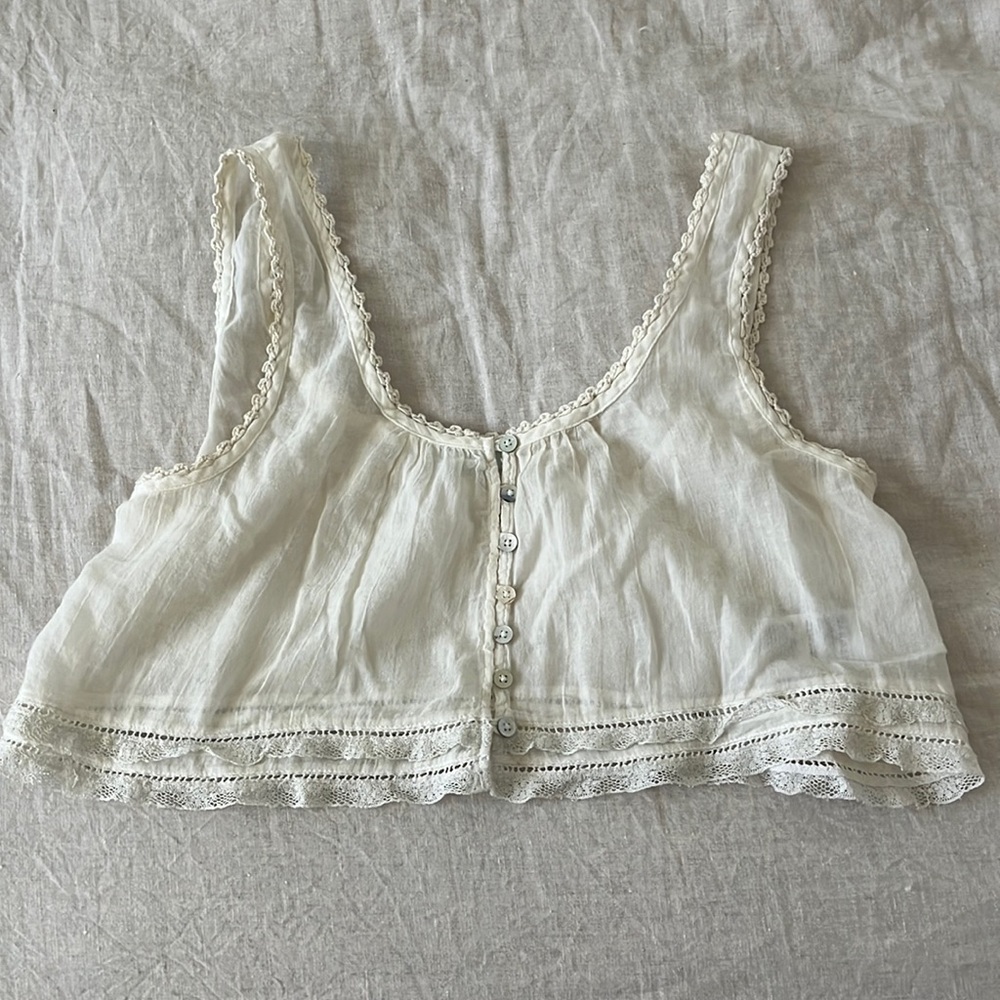 Urban outfitters kimchi blue gauzy cropped tank top S